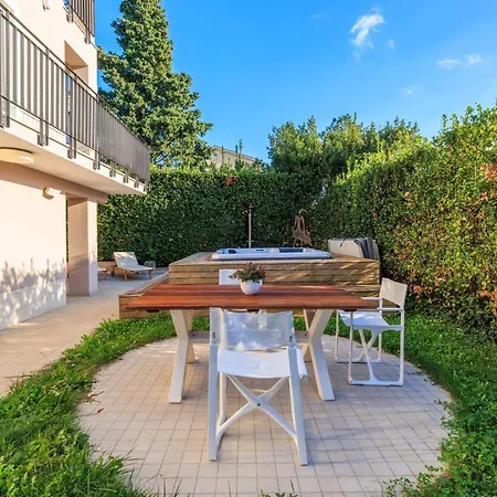 Lux House With Jacuzzy Crikvenica