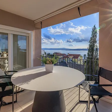 Lux House With Jacuzzy Holiday home