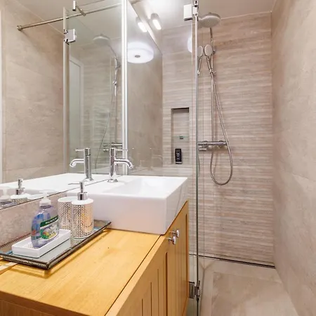 Lux House With Jacuzzy *