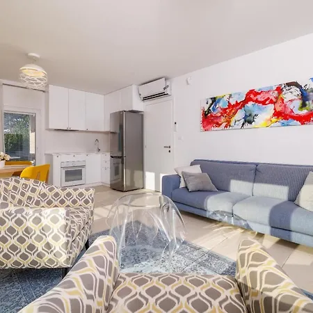 Lux House With Jacuzzy Holiday home